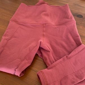 Avocado active wear leggings